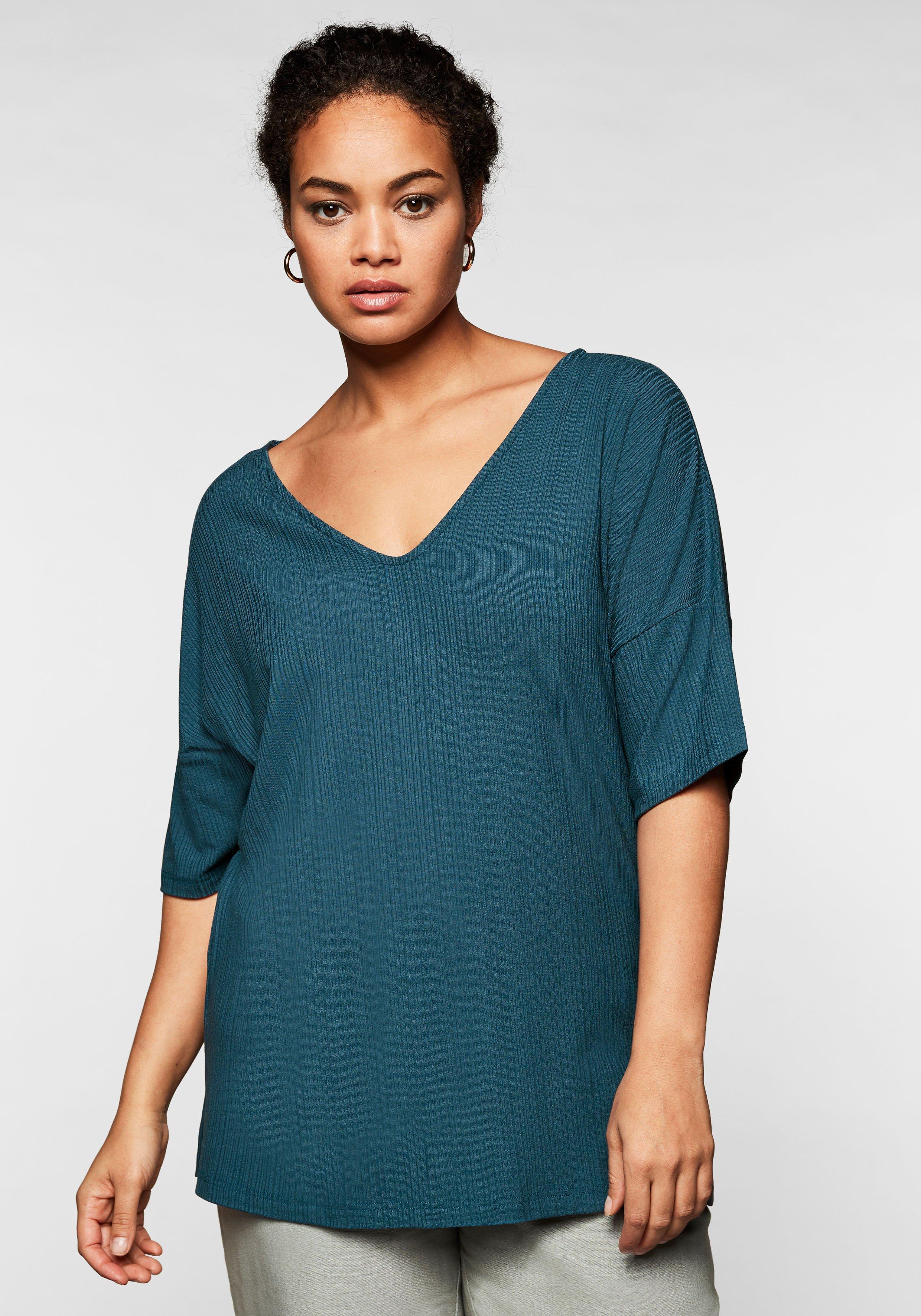 Shirt mit V-Ausschnitt, in Oversized-Form
