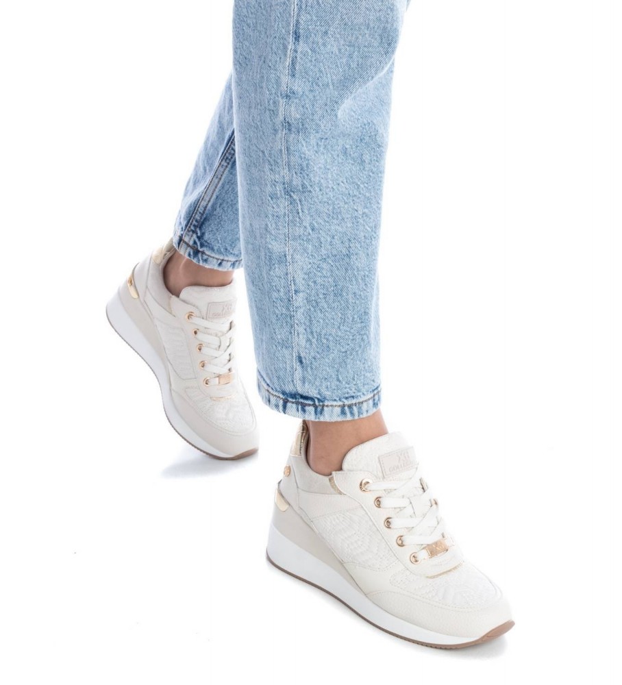 Tênis Xti com logo off-white - salto plataforma de 6 cm -