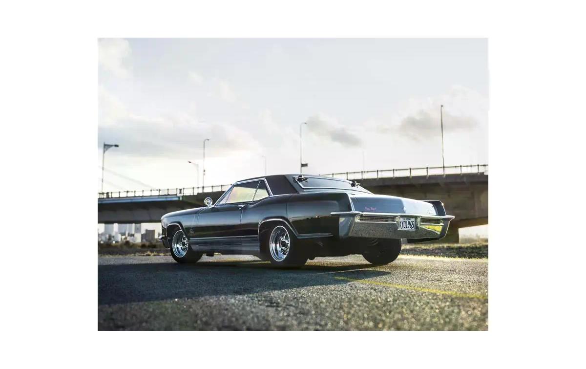 Tourenwagen Fazer MK2 Buick Riviera 1965 Schwarz 1:10 ARTR<br>4WD On-Road Modell mit Detaillierter 1965 Buick Riviera Karosserie