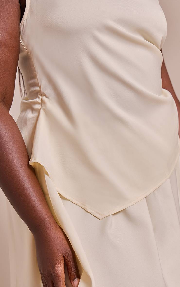 Crème Robe Droite Grande Taille En Tissu Tissé Avec Encolure Bateau Et Détails Froncés