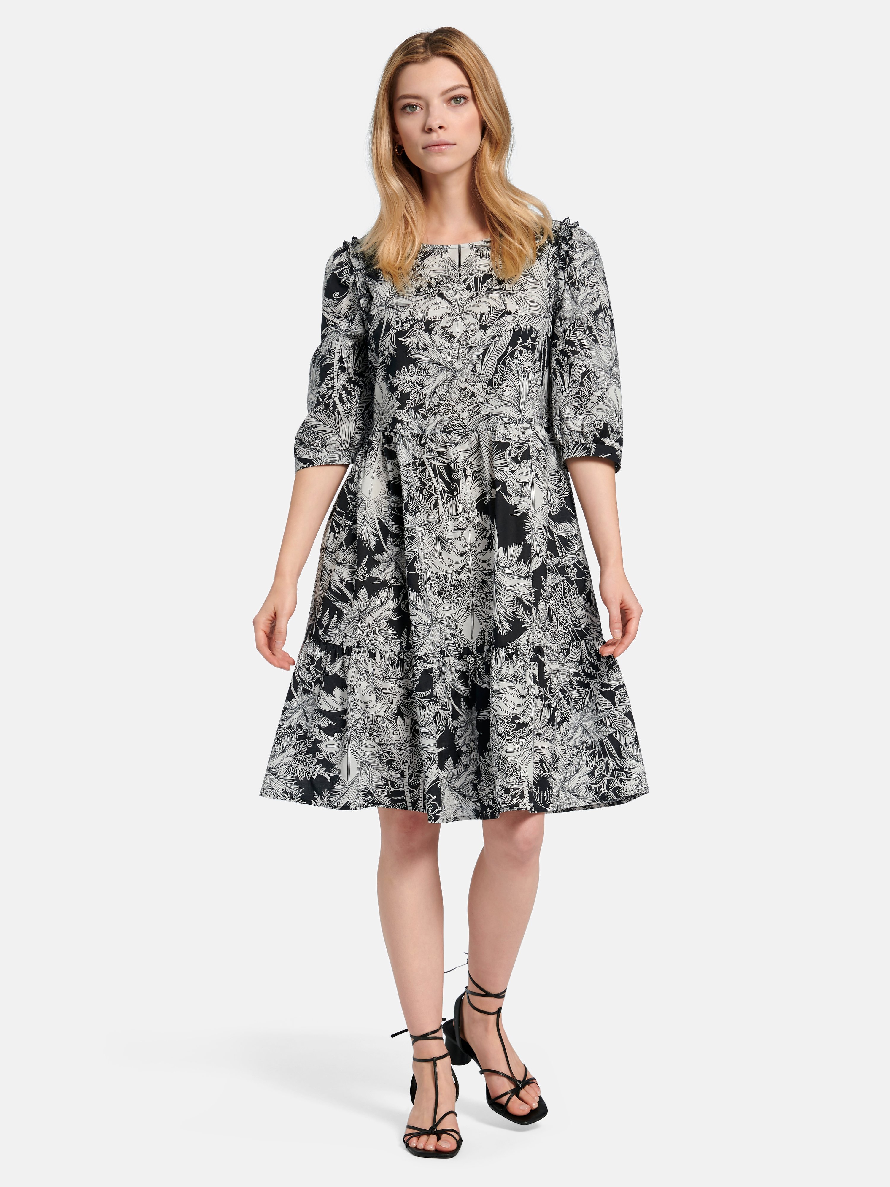 Kleid mit langem 1/2-Arm