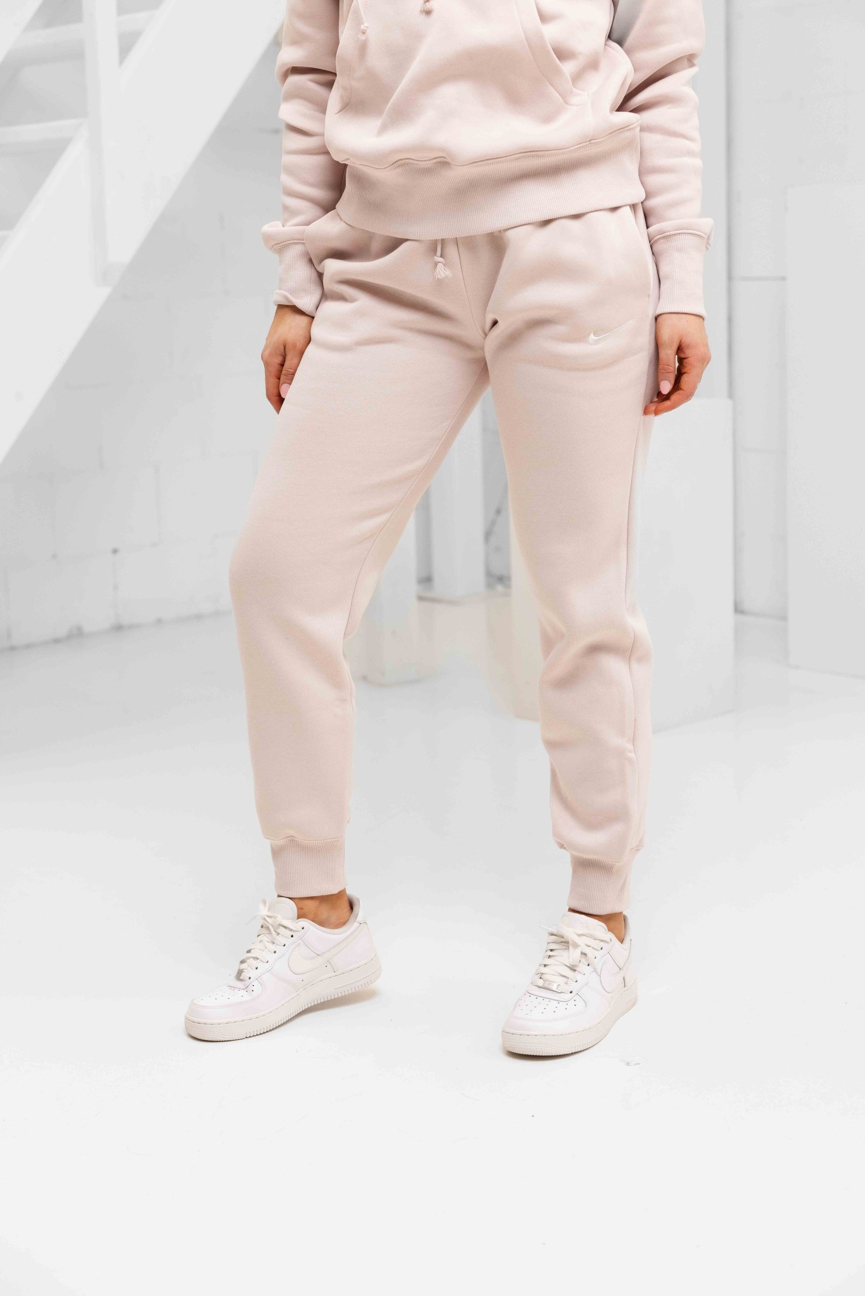 Nike Sportswear Phoenix Fleece Trainingsbroek Dames Lichtroze