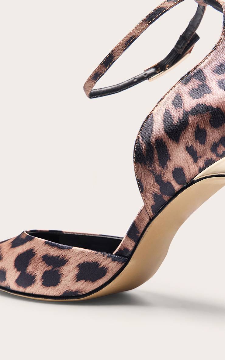 Léopard Escarpins À Talons Courts En Synthétique Froissé Avec Découpe En V