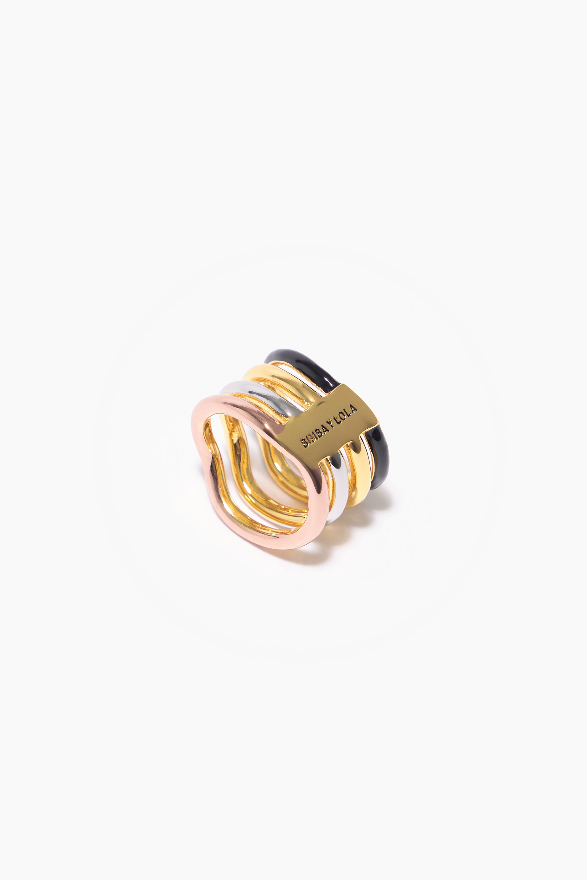 Anel com várias faixas de ouro