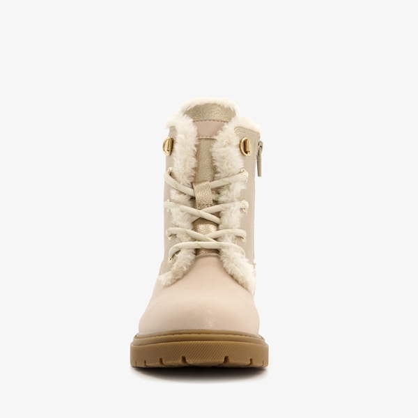 Blue Box gevoerde meisjes veterboots