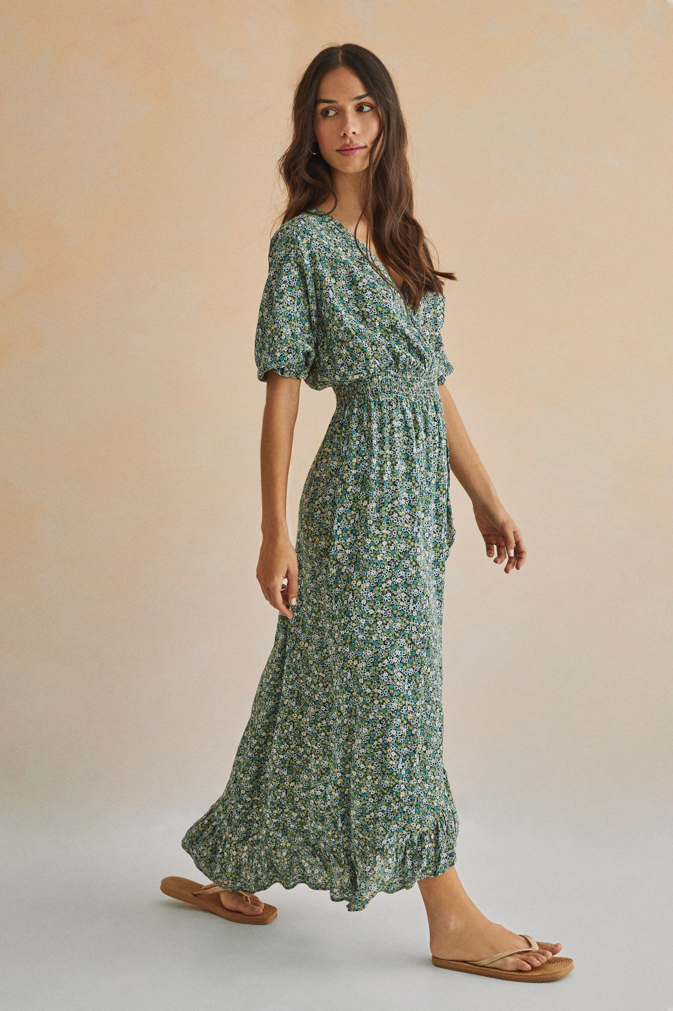 Vestido midi verde estampado com modelagem evasê - estampado