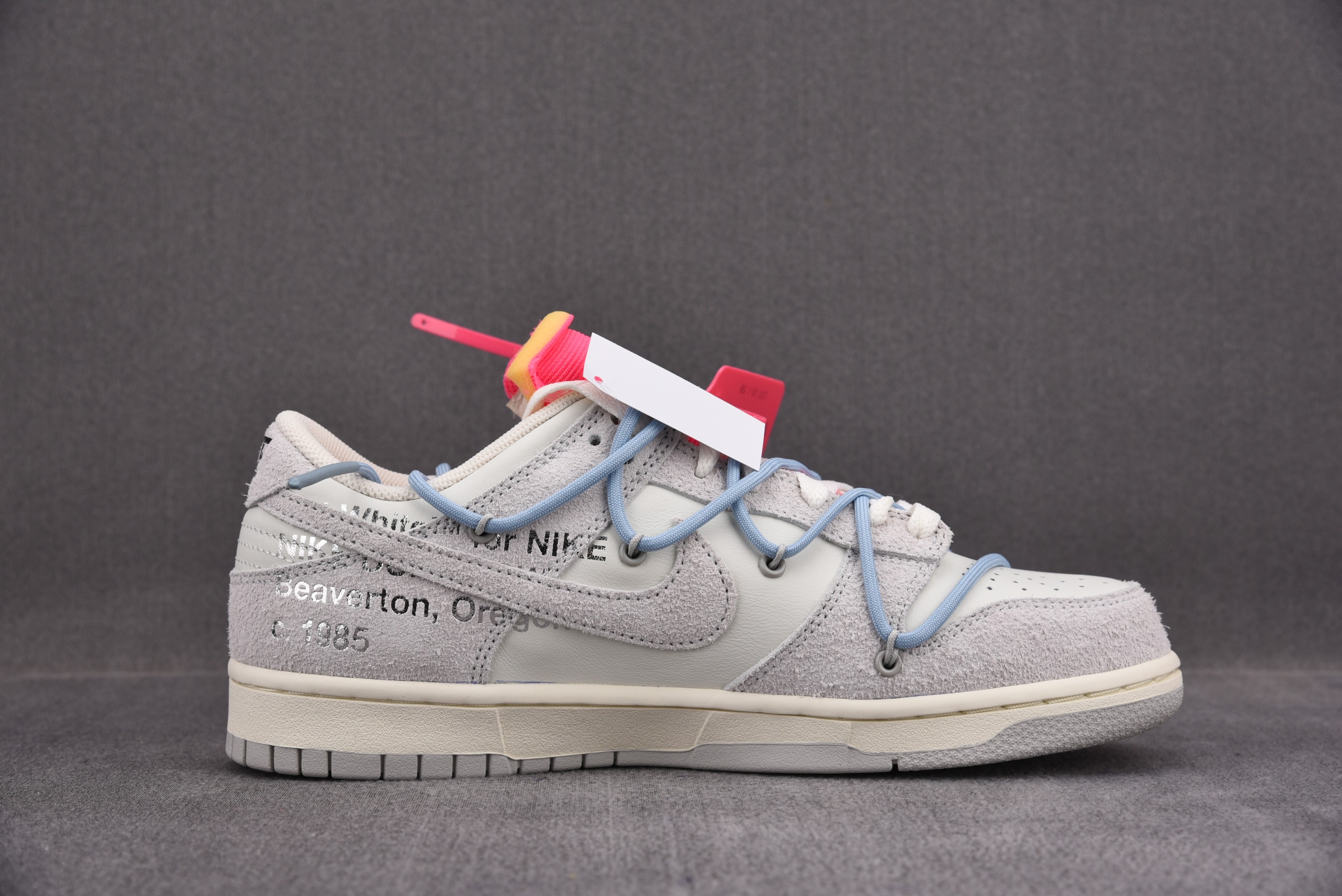 Nike Dunk Low   Lot 38