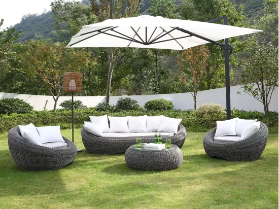 Table basse de jardin en résine tressée gris - WHITEHEAVEN de MYLIA