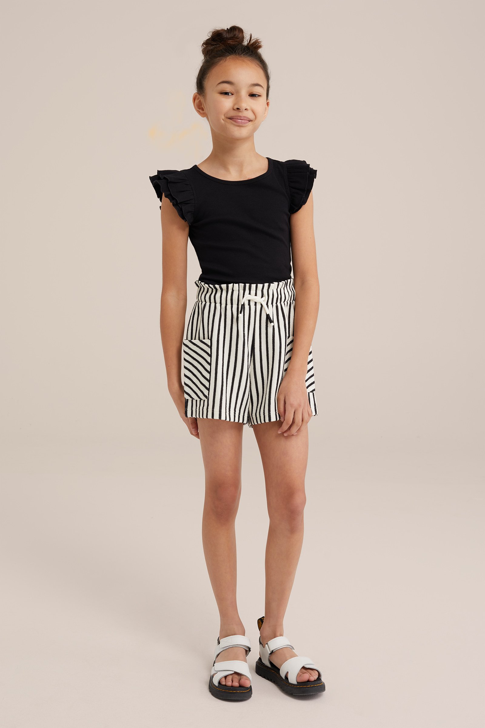 Meisjes cropped T-shirt met ruches WE Fashion Zwart