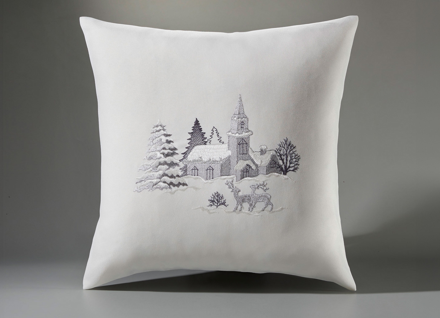 Tischdecke mit romantischem Winterdorf-Dessin