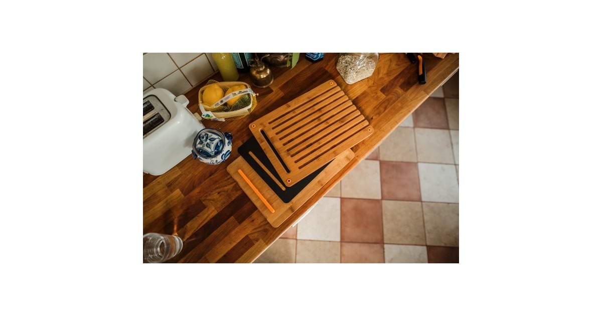 FiskarsFunctional Form Set bamboe snijplanken set van 3  (Houtkleur/antraciet, FSC-gecertificeerd bamboe | kunststof )