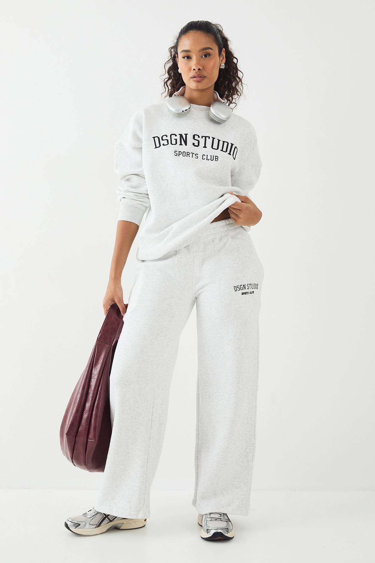 Tall DSGN Studio Jogger Jambe Droite avec Appliqué