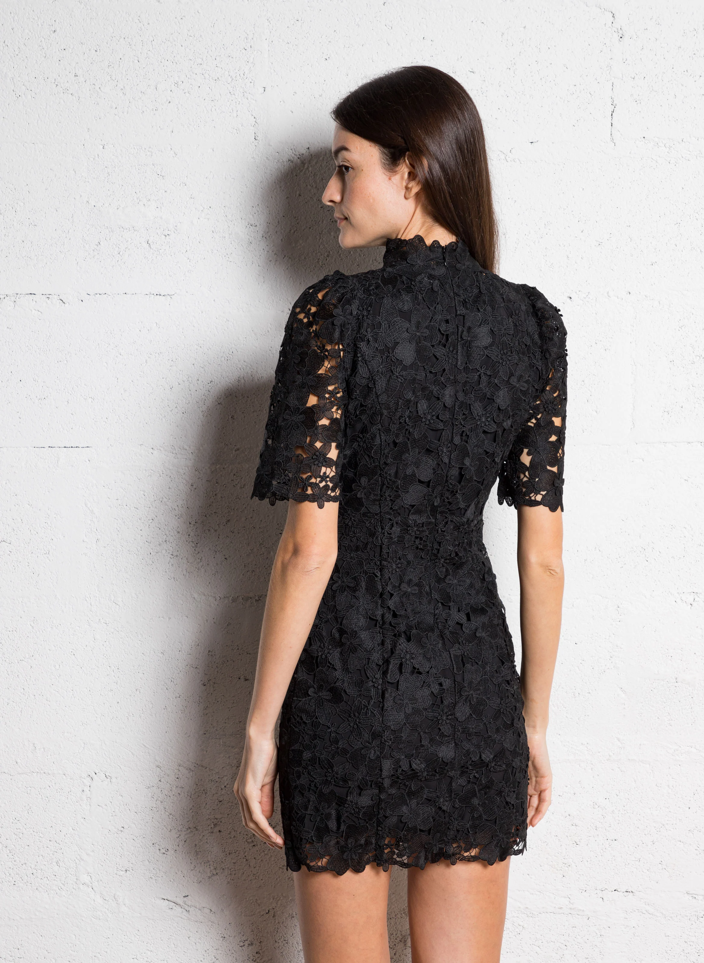 PAVEL - Robe courte ajustée en maille fleurie | Noir