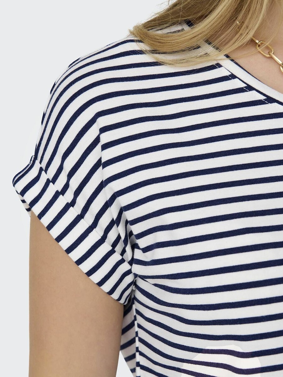 SOMENTE<br>Camiseta com listras finas, mangas curtas