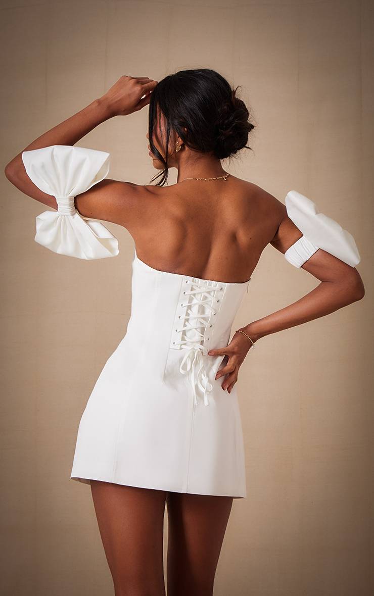 Blanc Robe Fourreau Premium En Tissu Tissé Avec Détails Bustier À Baleines