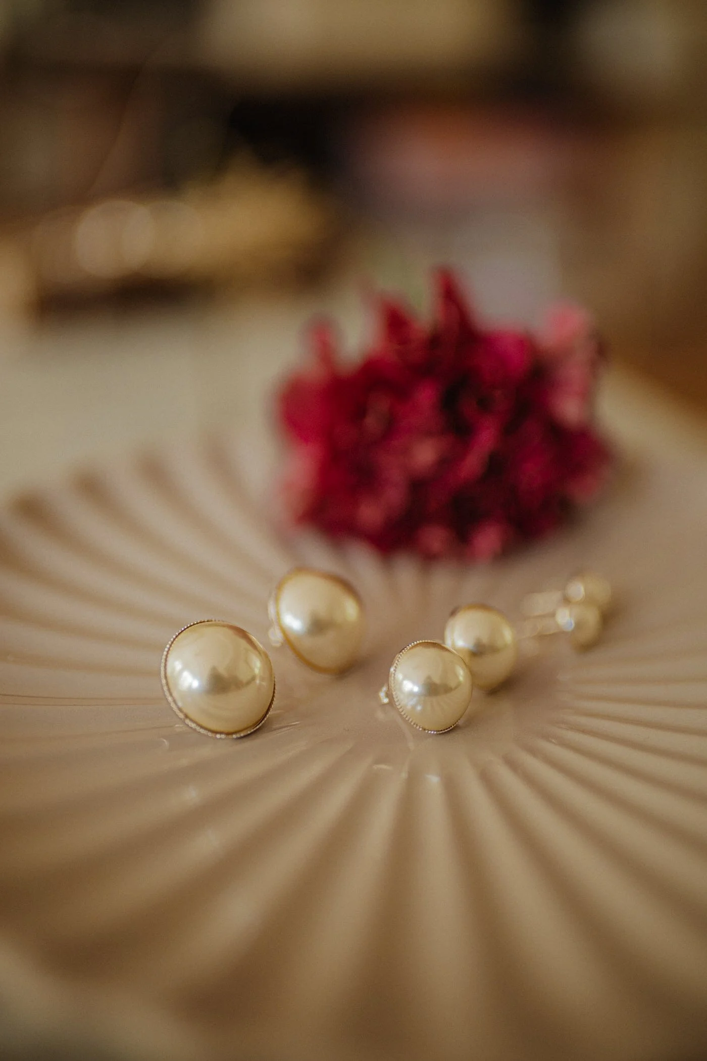 NÉLYA - Maxi boucles d'oreilles puces perles doré à l'or fin | Argent