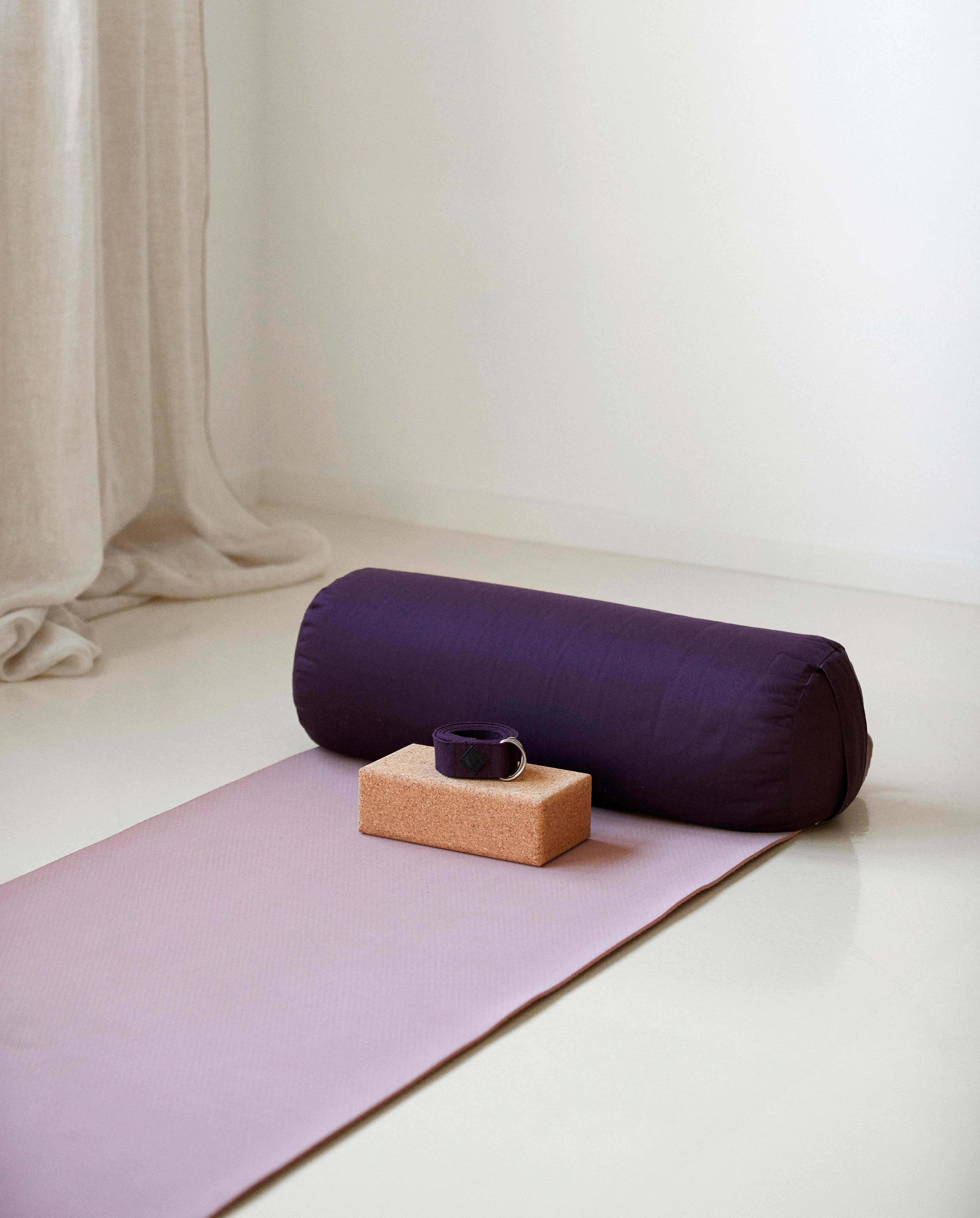Nordal  Simple Days yogamåtte i naturgummi, rosa - 60x173 cm.