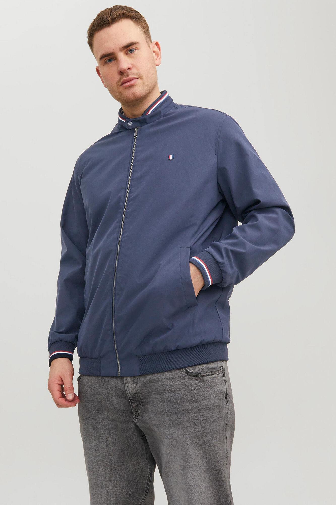 Jaqueta bomber com detalhes bordados - Azul marinho