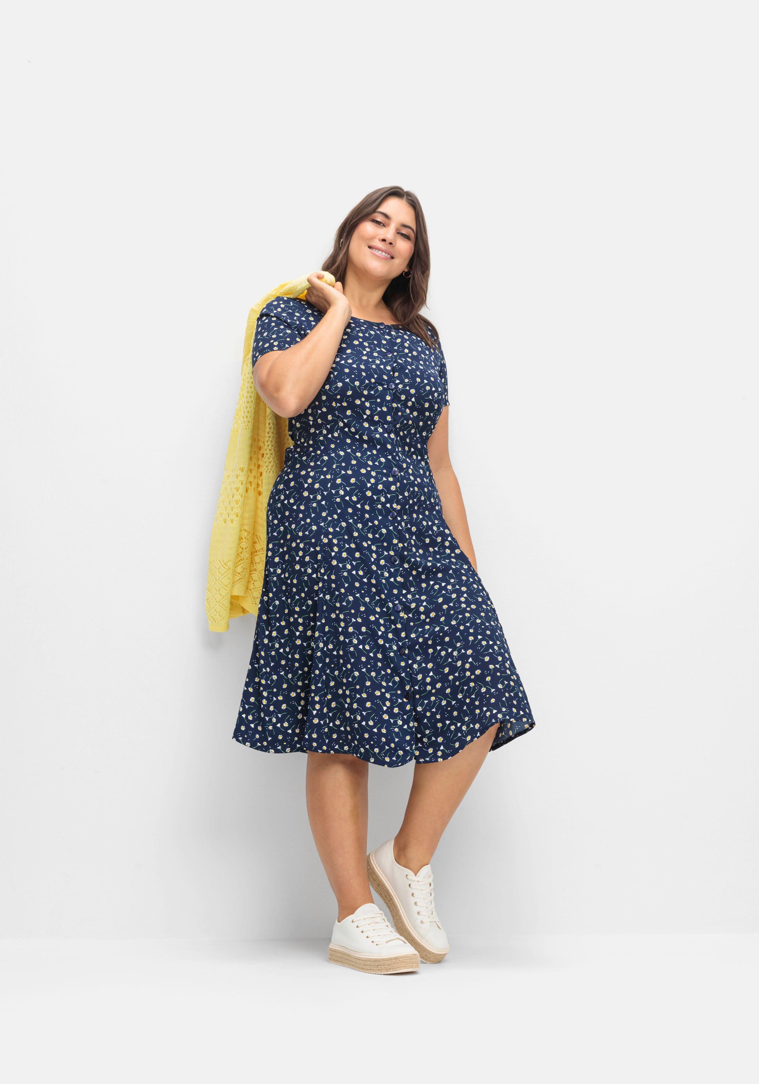 Kleid aus Crêpe, mit Bindeband im Rücken