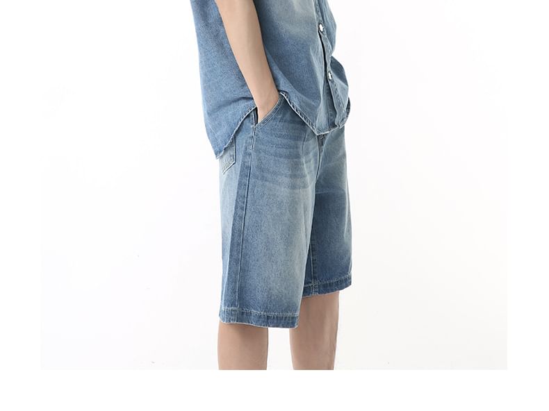 FAERIS - Gewassen denim overhemd met knoopjes en elleboogmouwen / Jorts met wijde pijpen en middelhoge taille