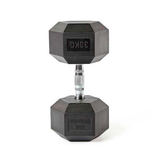 Treino individual com halteres hexagonais de 30 kg
