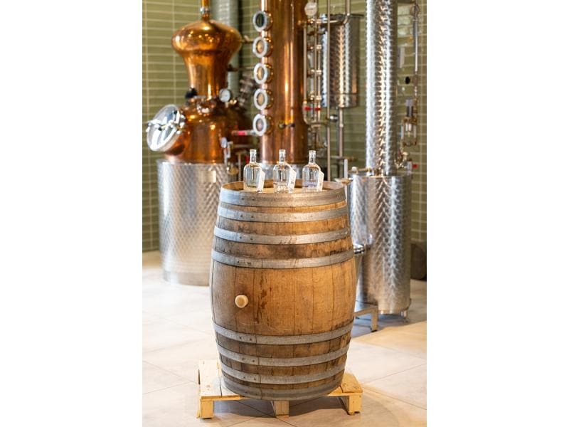 Edelwhite Orange Spiced Gin 0.5 l Hochwertige Spirituose auf Basis von Wacholder und sizilianischen Tarocco-Orangenschalen