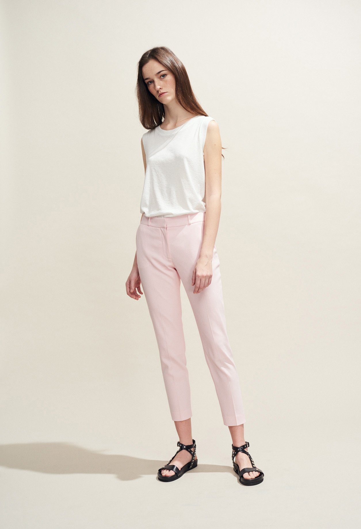 Pantalon tailleur rose p&acirc;le