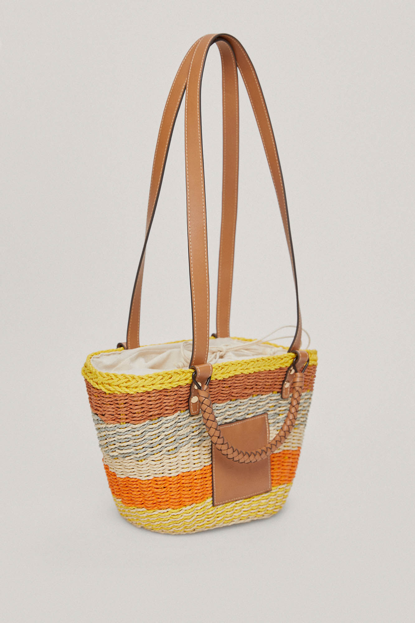 Cesta listrada de ráfia multicolorida - Amarela