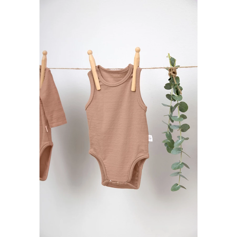 LÄSSIG Baby Body Ärmellos braun