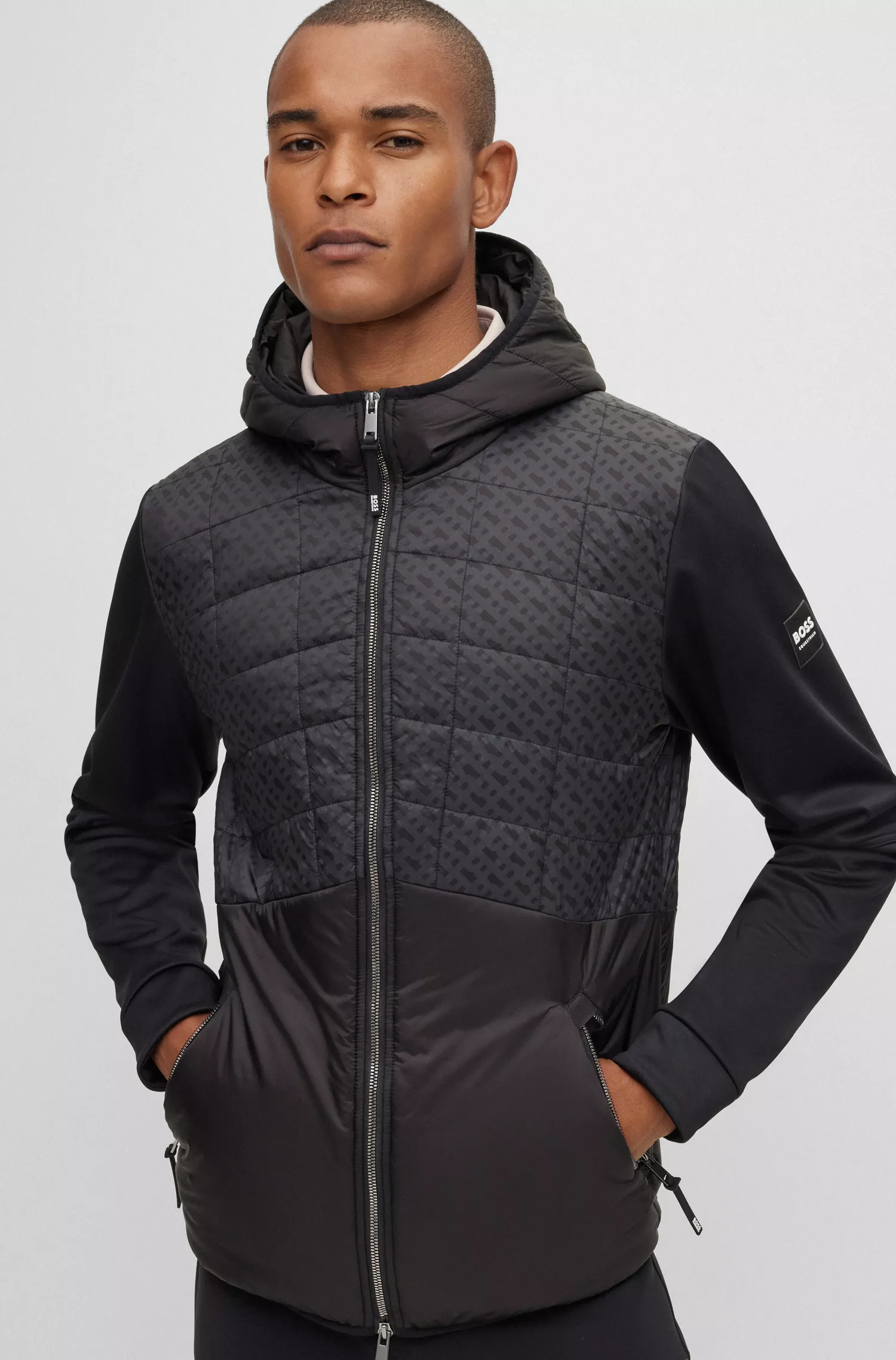 Jaqueta softshell com capuz BOSS Black-Equestrian e estampa de monograma