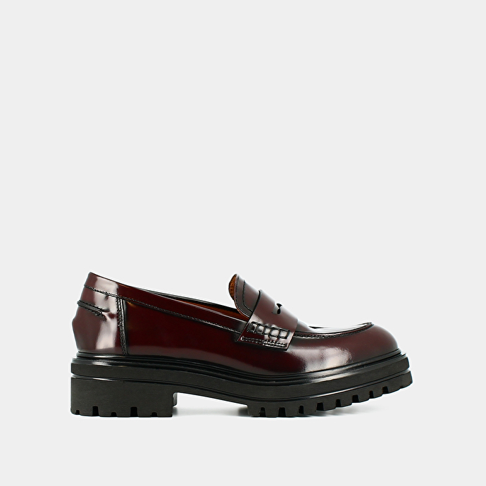 Mocassins à semelles crantées  en cuir glacé bordeaux