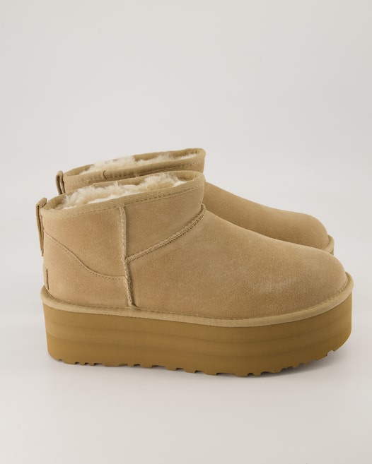 UGG Classic Ultra Mini Platform Winterschuhe in Beige