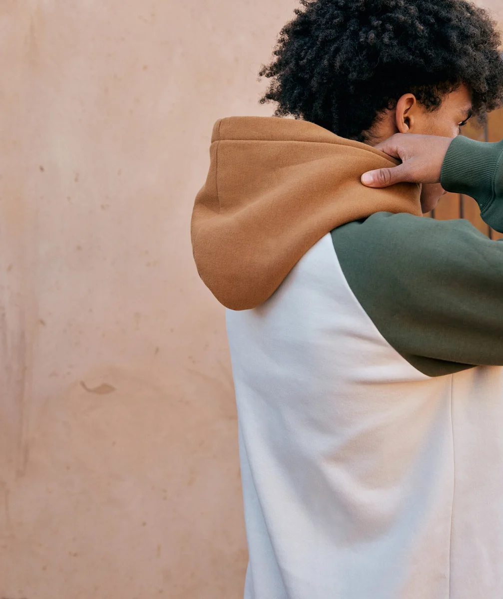 SWEAT À CAPUCHE GARÇON EN FIBRES RECYCLÉES ÉCRU KAKI ET MARRON AVEC MESSAGE