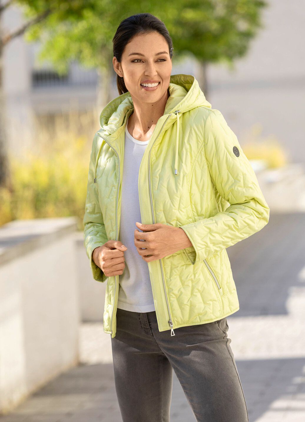 Jacke mit trendgenauem Laserstepp