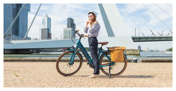 Vélo de Ville Électrique O2 Feel iSwan City Boost 6.1 Univ Shimano Altus 8V 432 Wh 28'' Bleu Cobalt