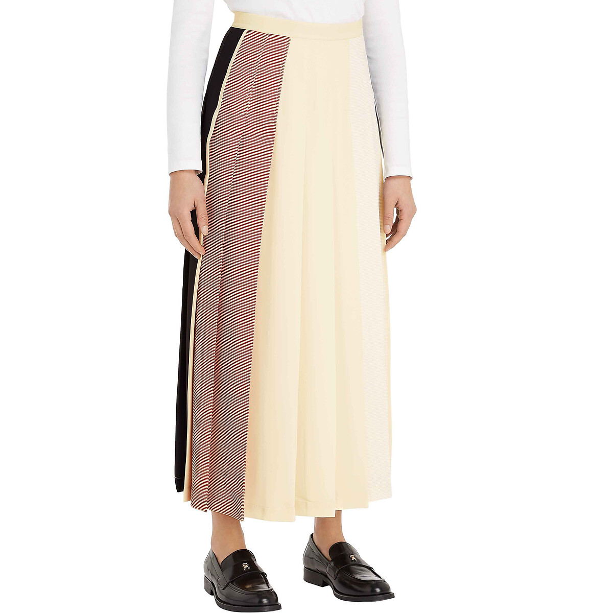 TOMMY HILFIGER<br>Saia midi listrada, evasê