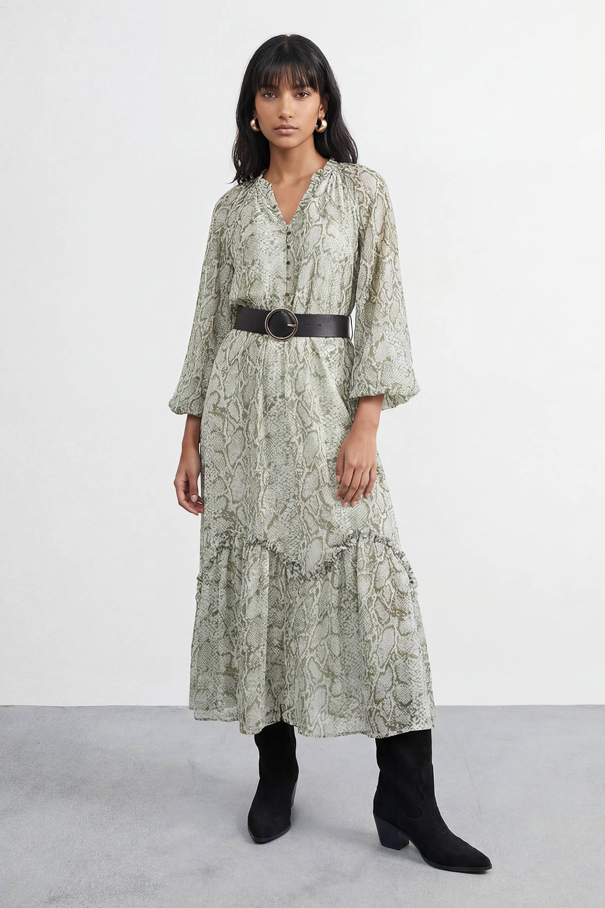 Warehouse Robe Maxi Ceinturée À Imprimé Synthétique Avec Détails À Volants Petite Taille