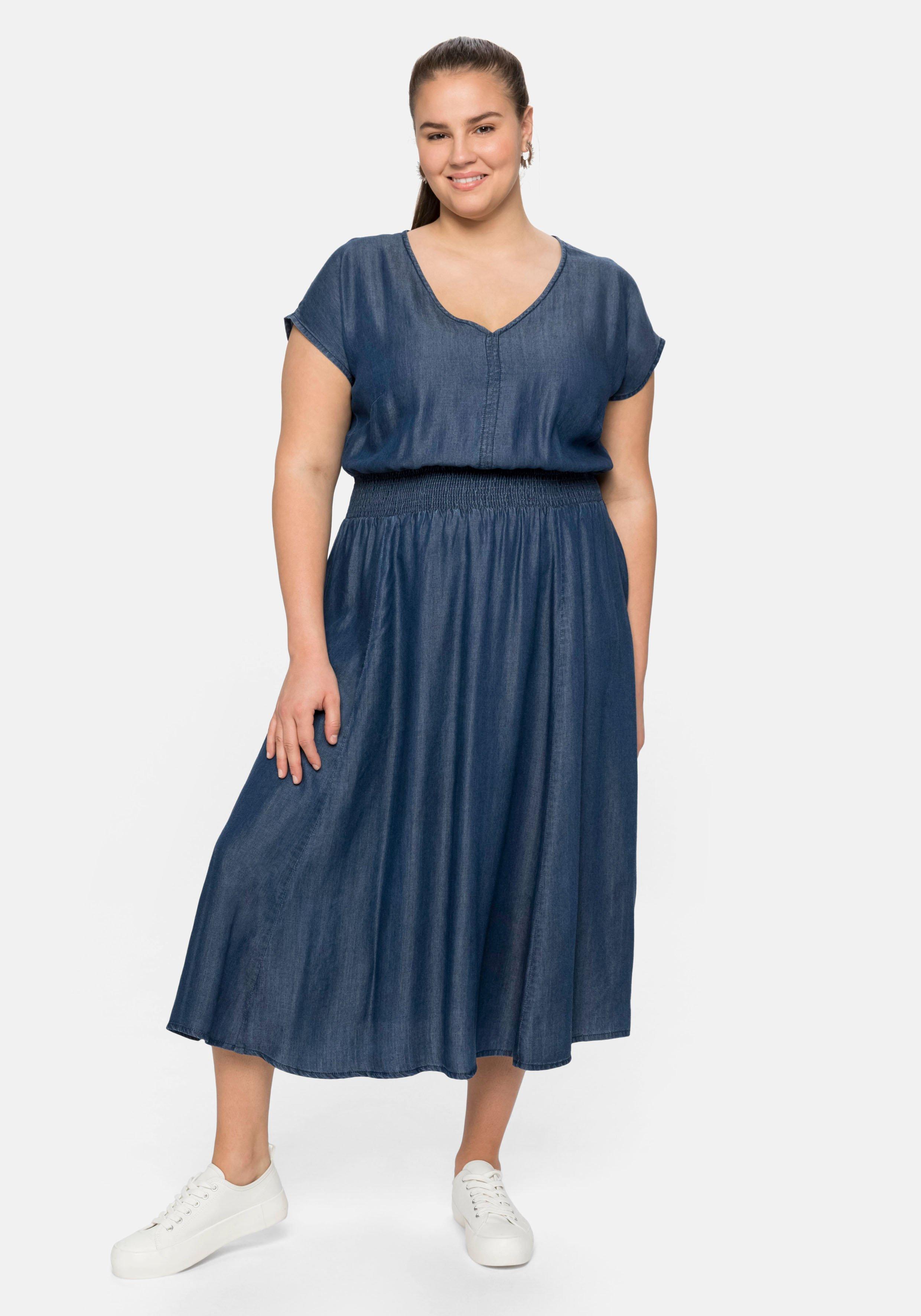 Kleid in Jeansoptik, in leicht glänzender Qualität