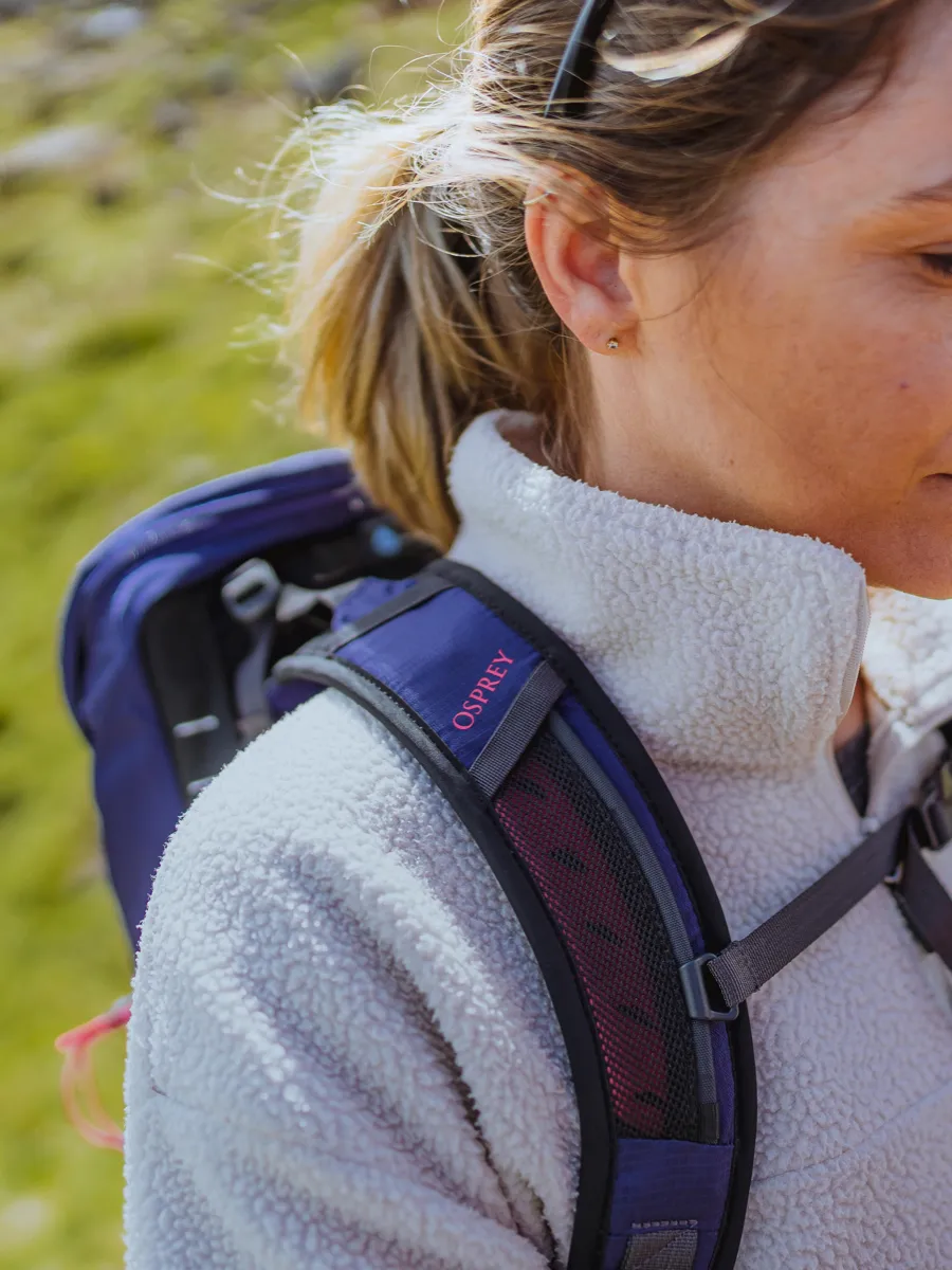 Osprey Tempest 26 Deep Fig/hotspot Pink