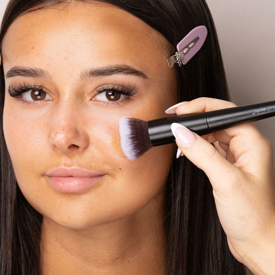 Brushworks No. 2 Buffing Foundation Brush