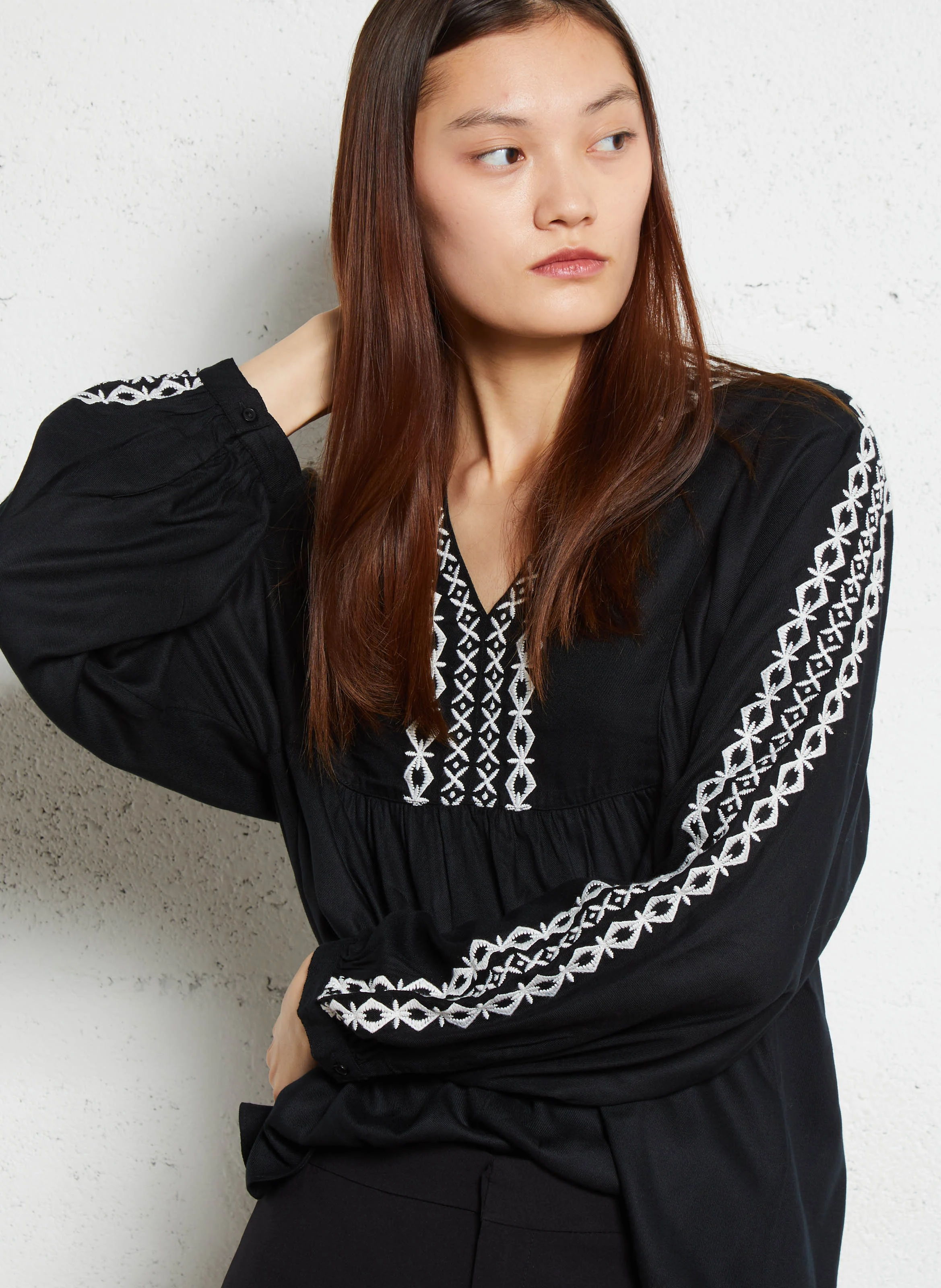 TALABAKA - Blouse ample brodée| Noir