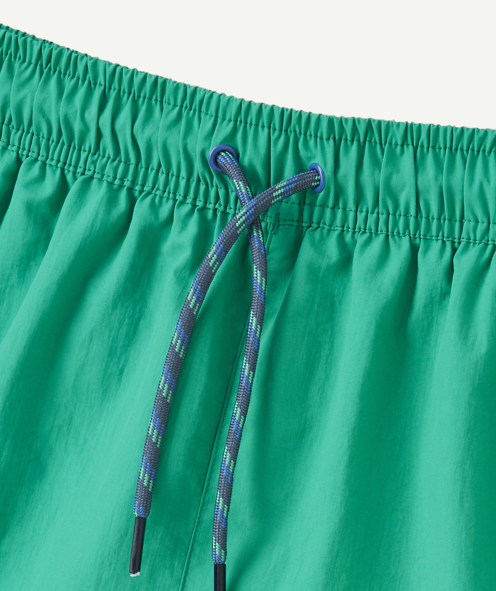 SHORT DE BAIN GARÇON EN FIBRES RECYCLÉES VERT