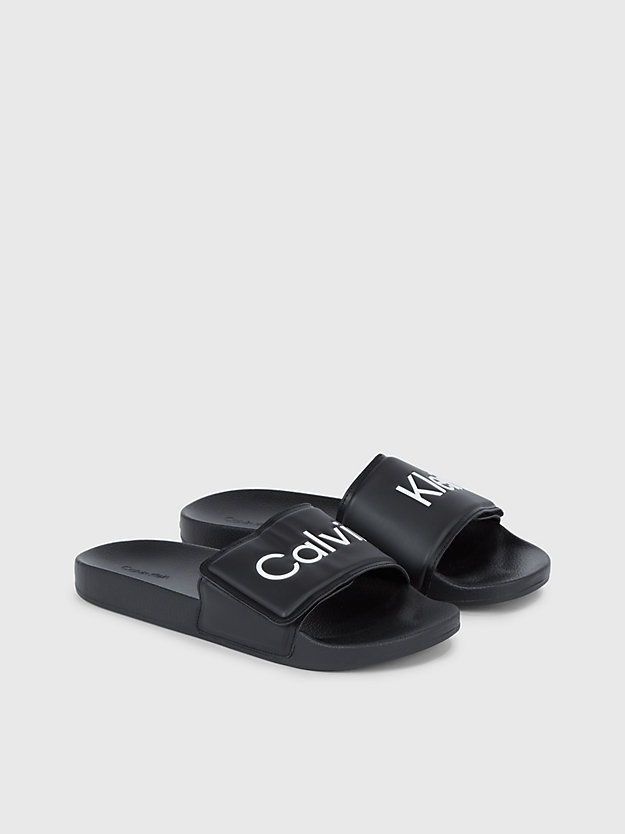 Chinelo com logotipo