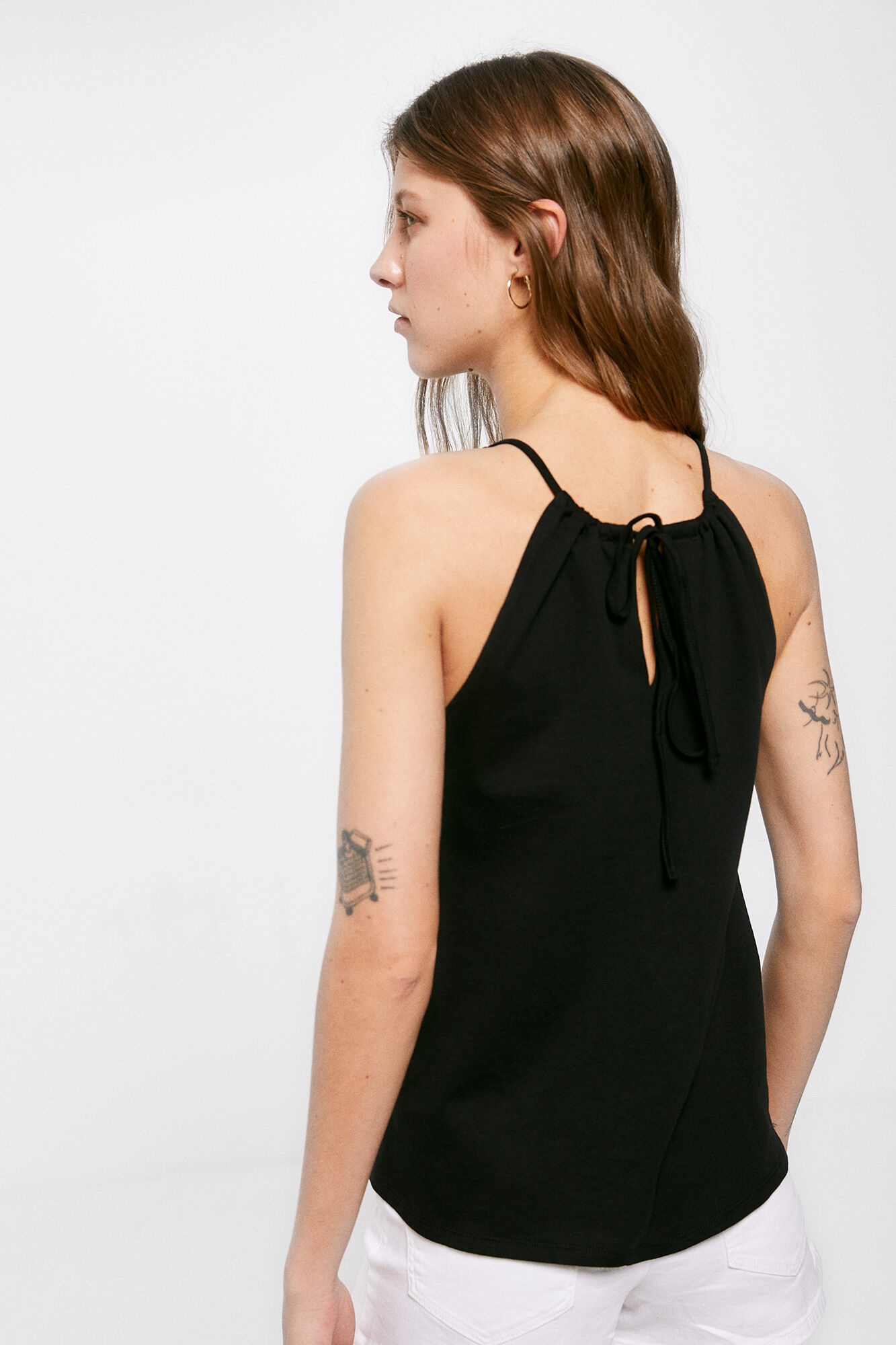 Top com decote halter - Preto