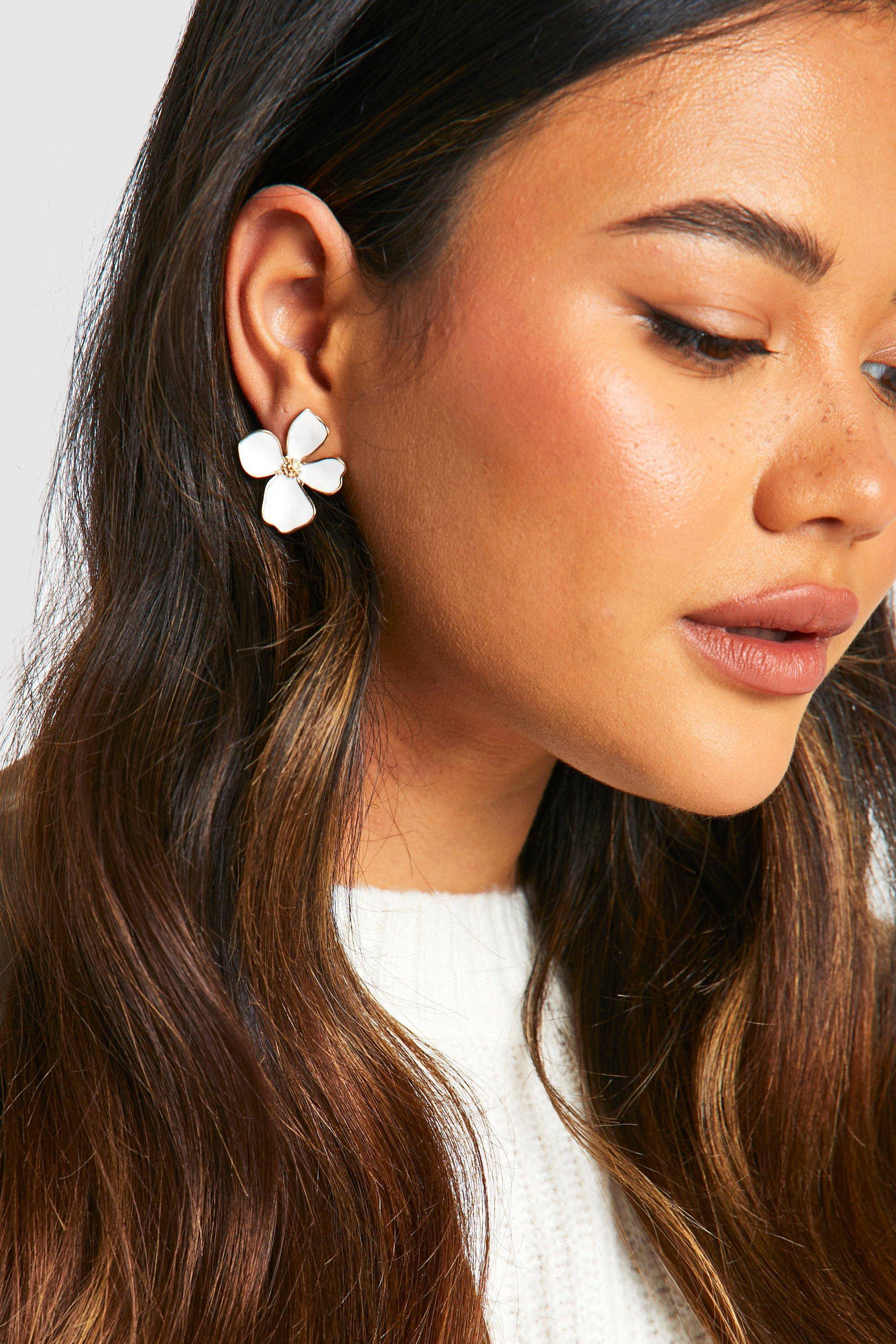 boohoo Boucles d'oreilles clous pour fleurs émaillées