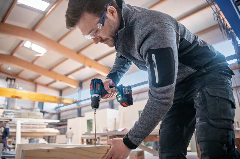 BOSCH COMBI-KIT 4 18V Tool: GSR 18V-90C + GDX 18V-210C + GBH 18V-24C + GSA 18V-28 + 1 4.0 AH battery (PROCORE) + 2 5.5 AH battery (PROCORE) + GAL 1880CV (L)PROFESSIONAL