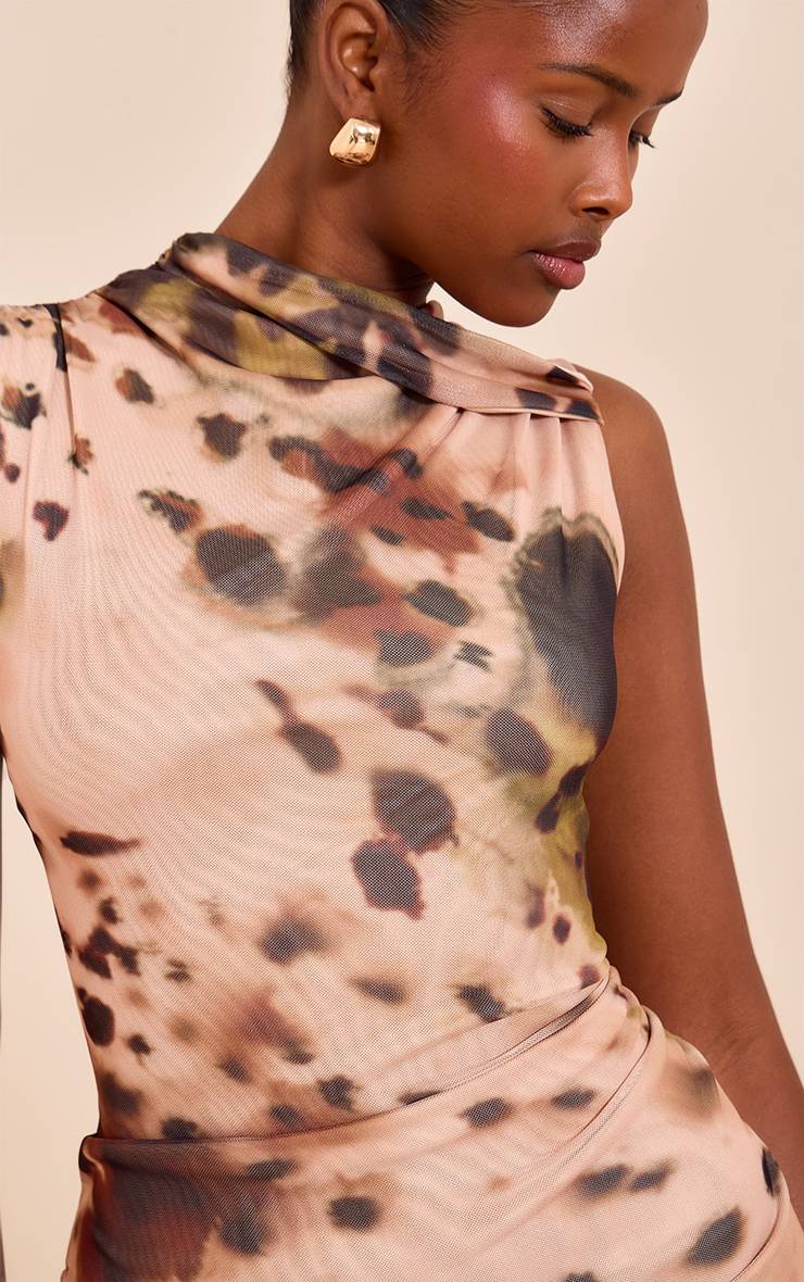Rose Robe Courte Imprimée Avec Détail Au Col