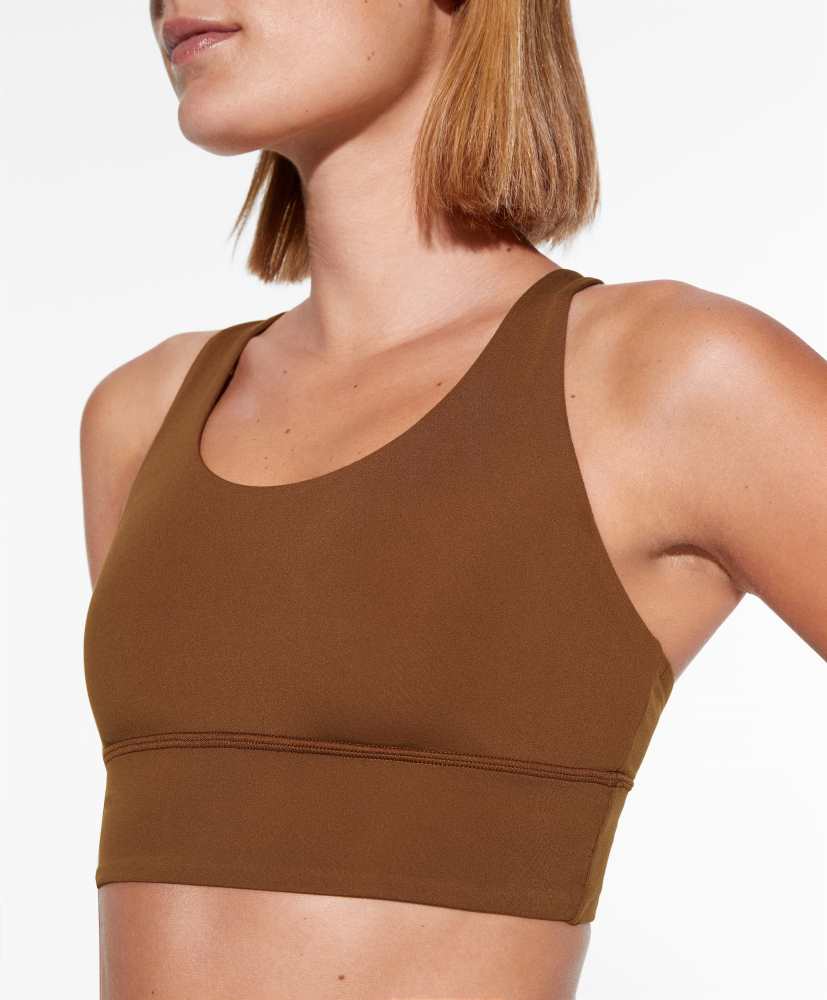 Sutiã esportivo com suporte médio para os seios.