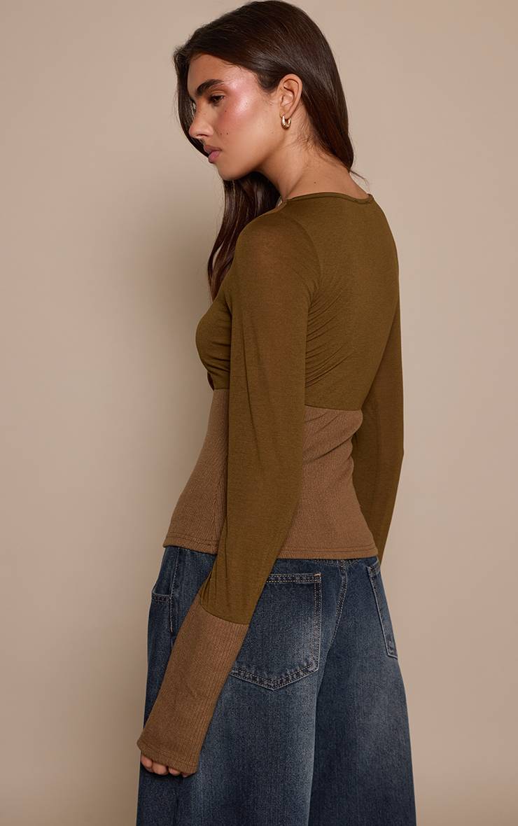 Dark Khaki Haut Ajusté À Manches Longues En Jersey Côtelé Contrasté