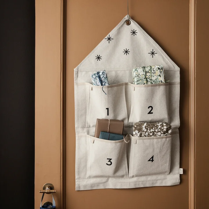 Ferm Living - House Adventskalender, breit / dunkelgrün